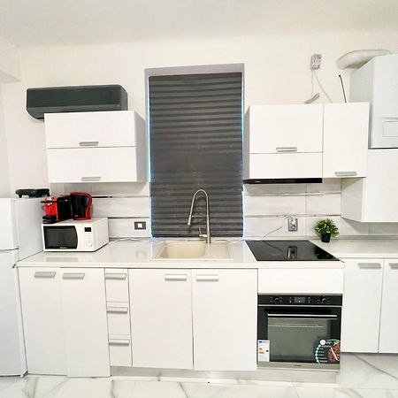 White 2 Apartment Bucureşti Ngoại thất bức ảnh