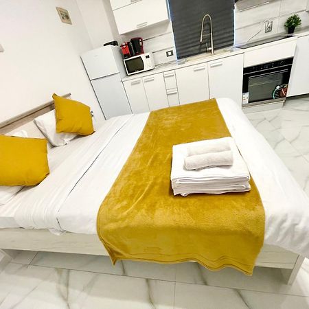 White 2 Apartment Bucureşti Ngoại thất bức ảnh